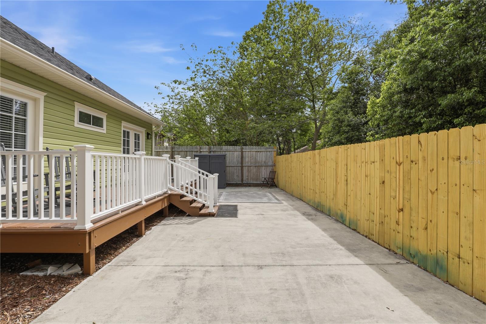 BROWNS ADD E1/2 - Residential