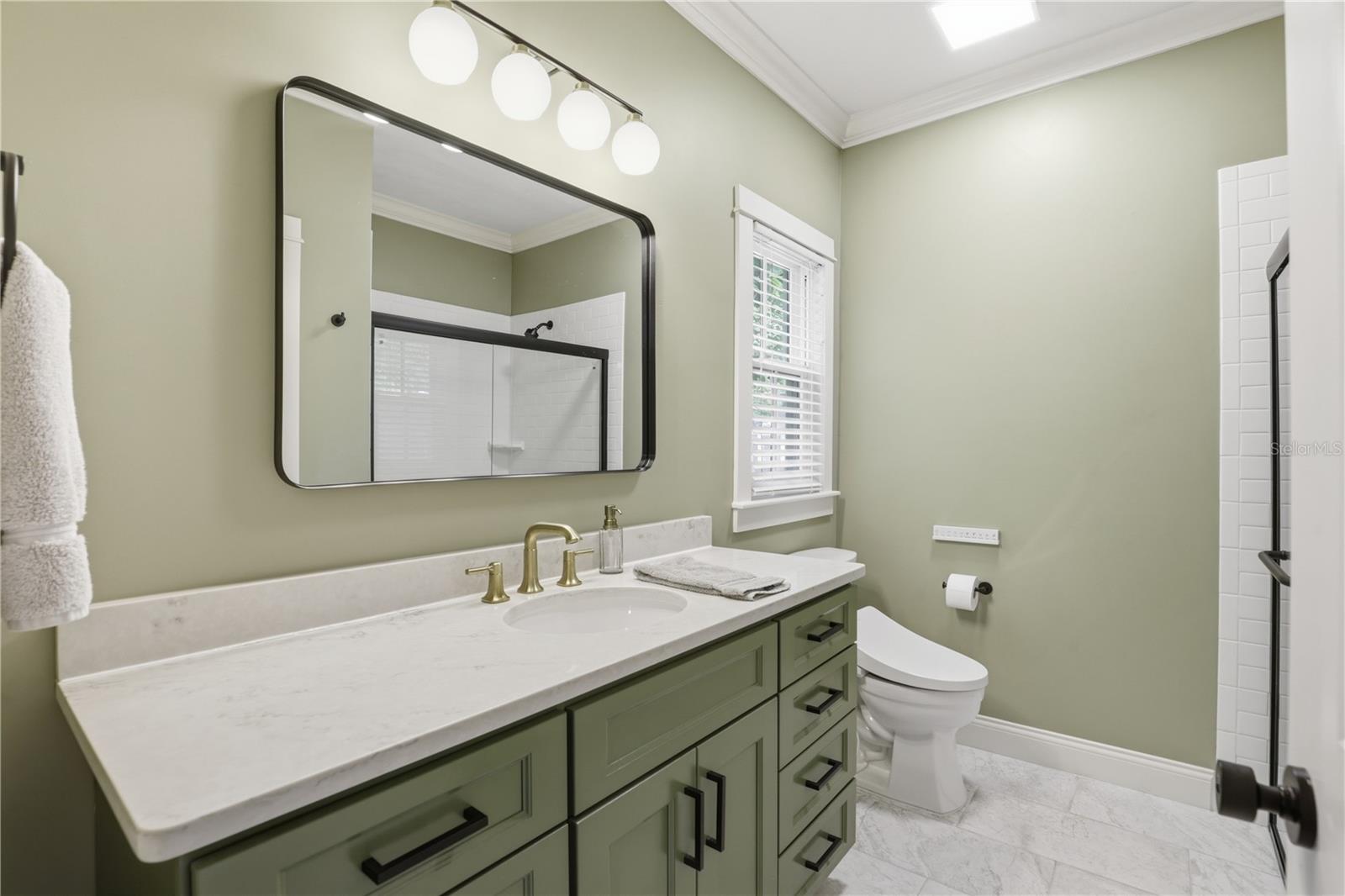 BROWNS ADD E1/2 - Residential