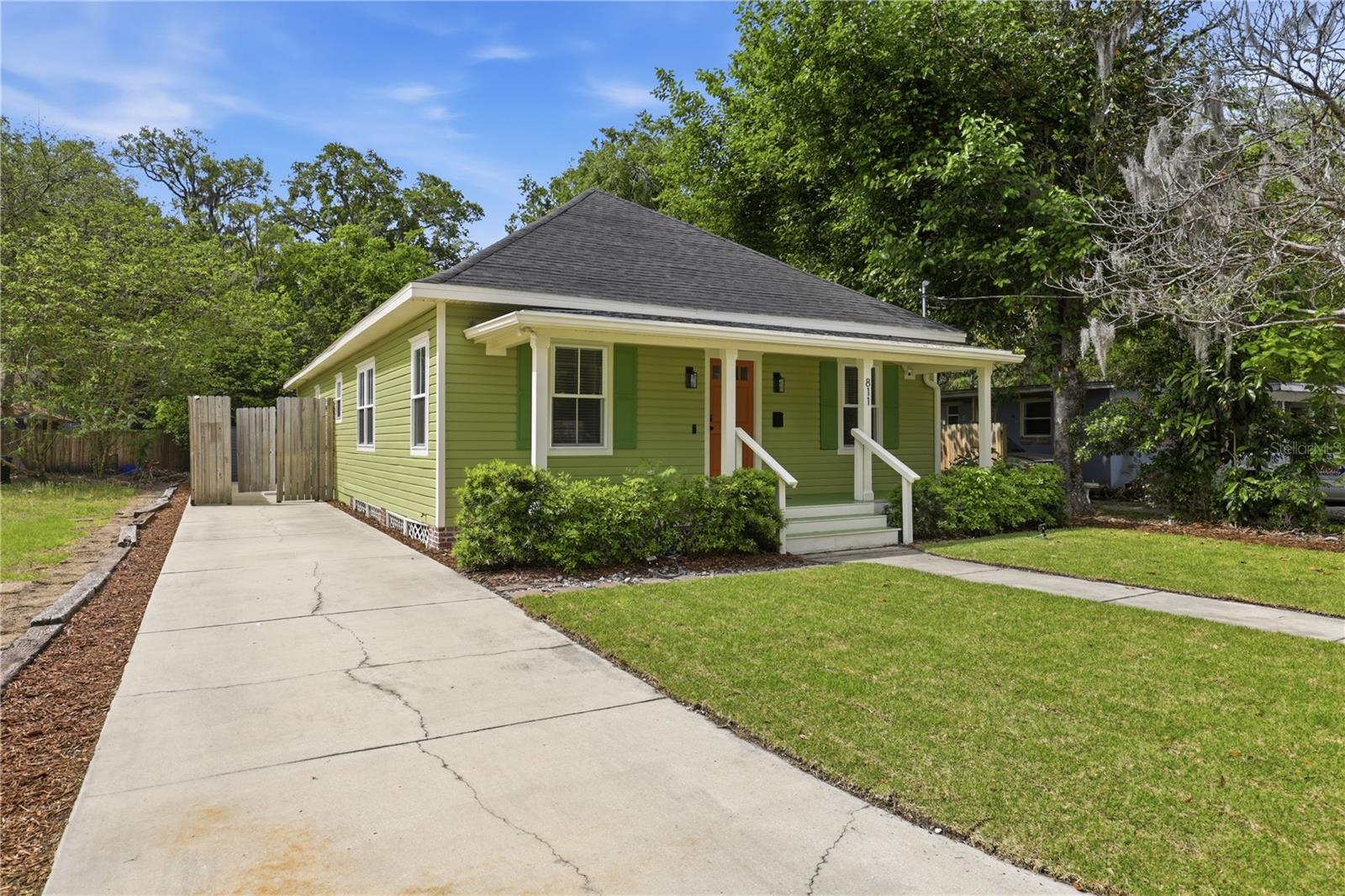 BROWNS ADD E1/2 - Residential