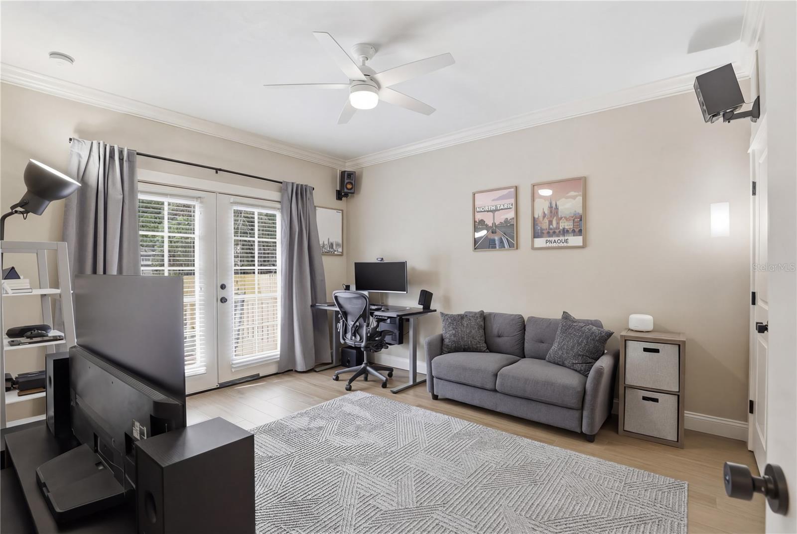 BROWNS ADD E1/2 - Residential