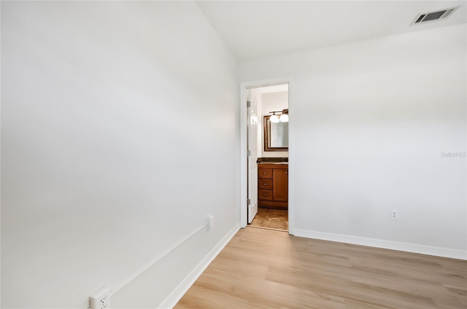 ALHAMBRA VILLAS CONDO 01-04 - Residential