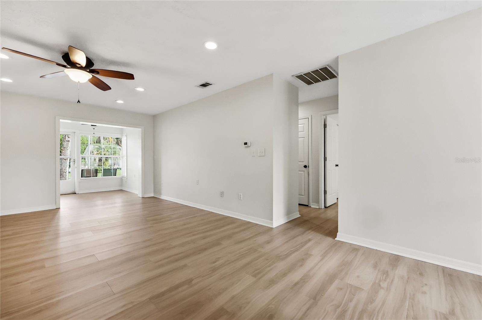 ALHAMBRA VILLAS CONDO 01-04 - Residential