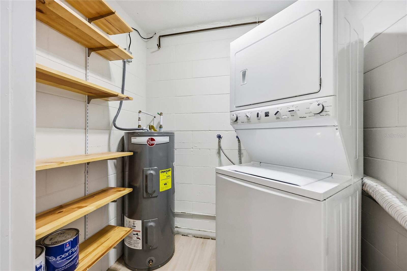 ALHAMBRA VILLAS CONDO 01-04 - Residential