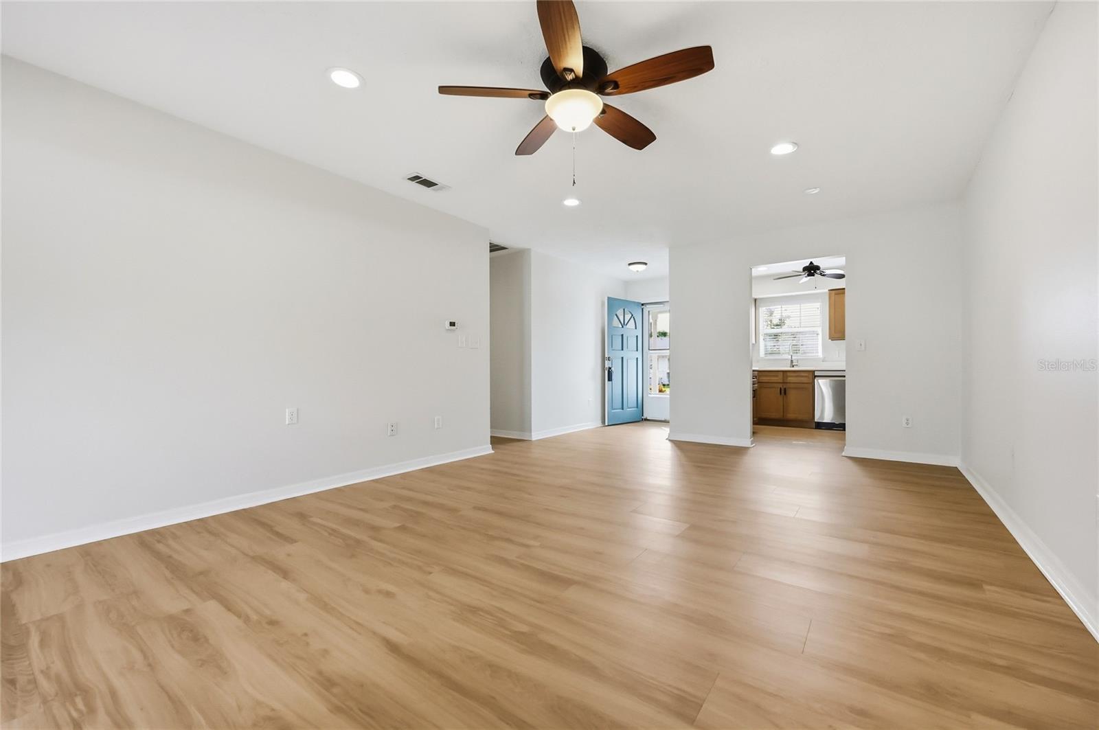 ALHAMBRA VILLAS CONDO 01-04 - Residential