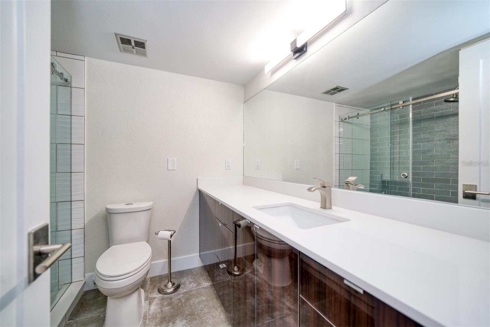 ISLANDER THE CONDO - Residential