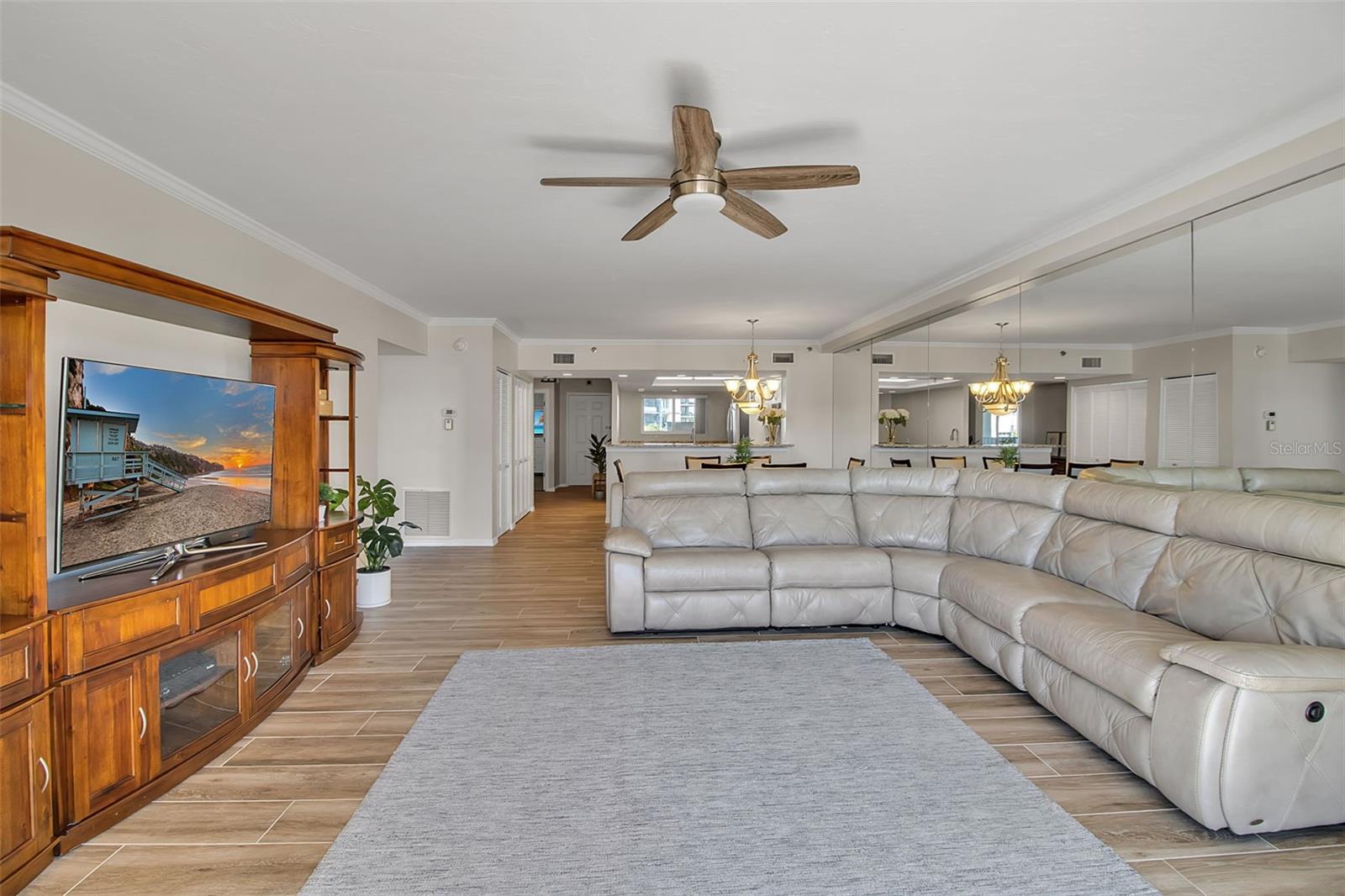 PLAYERS CLUB I - Residential