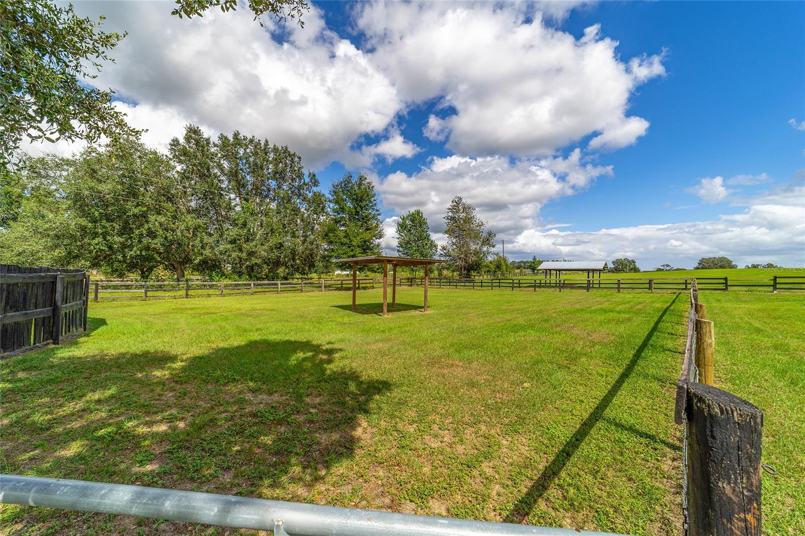 CLASSIC FARMS - Residential