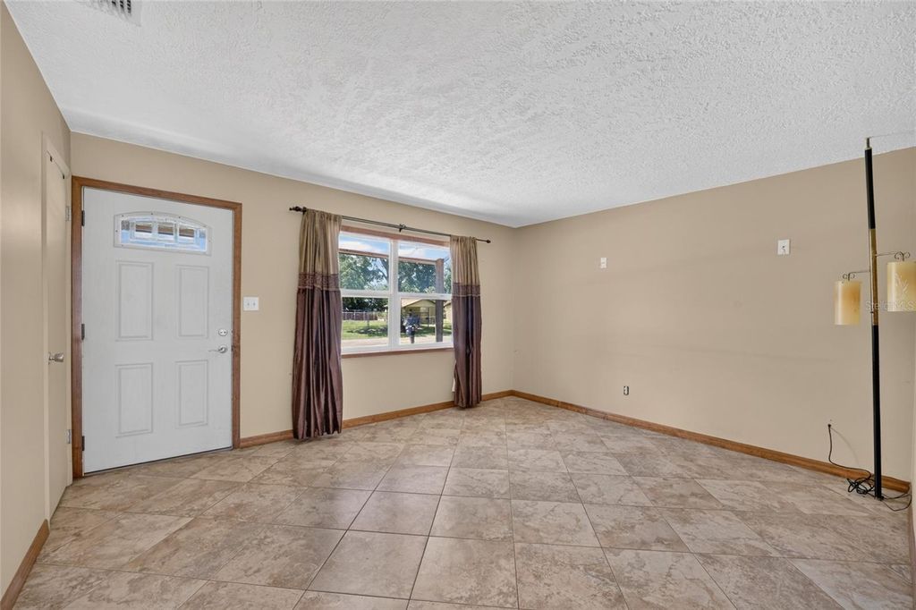 Photo of 1901 NE 52nd Street, Ocala, FL 34479 (MLS # OM729244)
