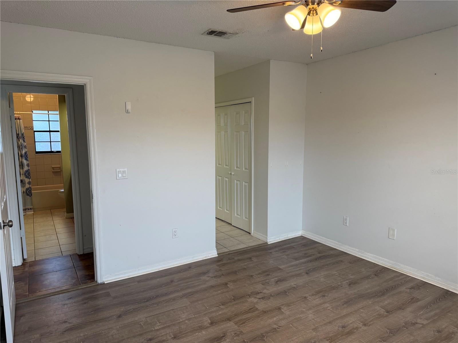 HIDDEN OAKS CONDO PH 11 - Residential