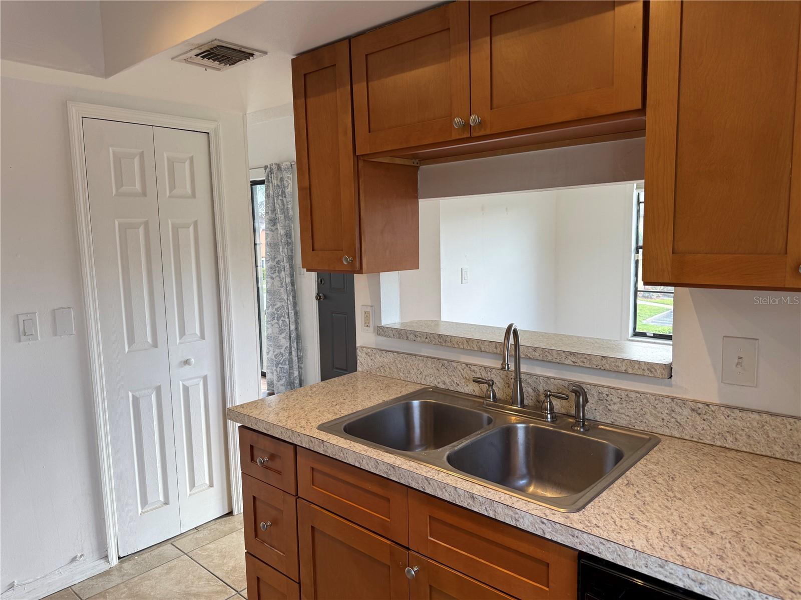 3217 OAK LAWN PLACE 211