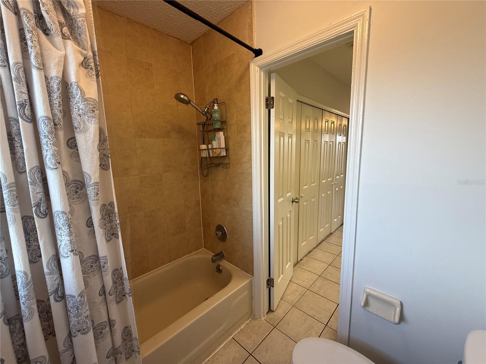 HIDDEN OAKS CONDO PH 11 - Residential