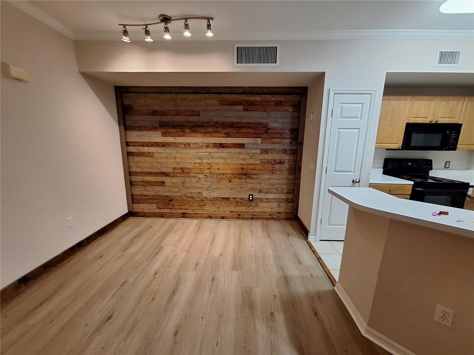 ADMIRALS WALK - Residential Lease