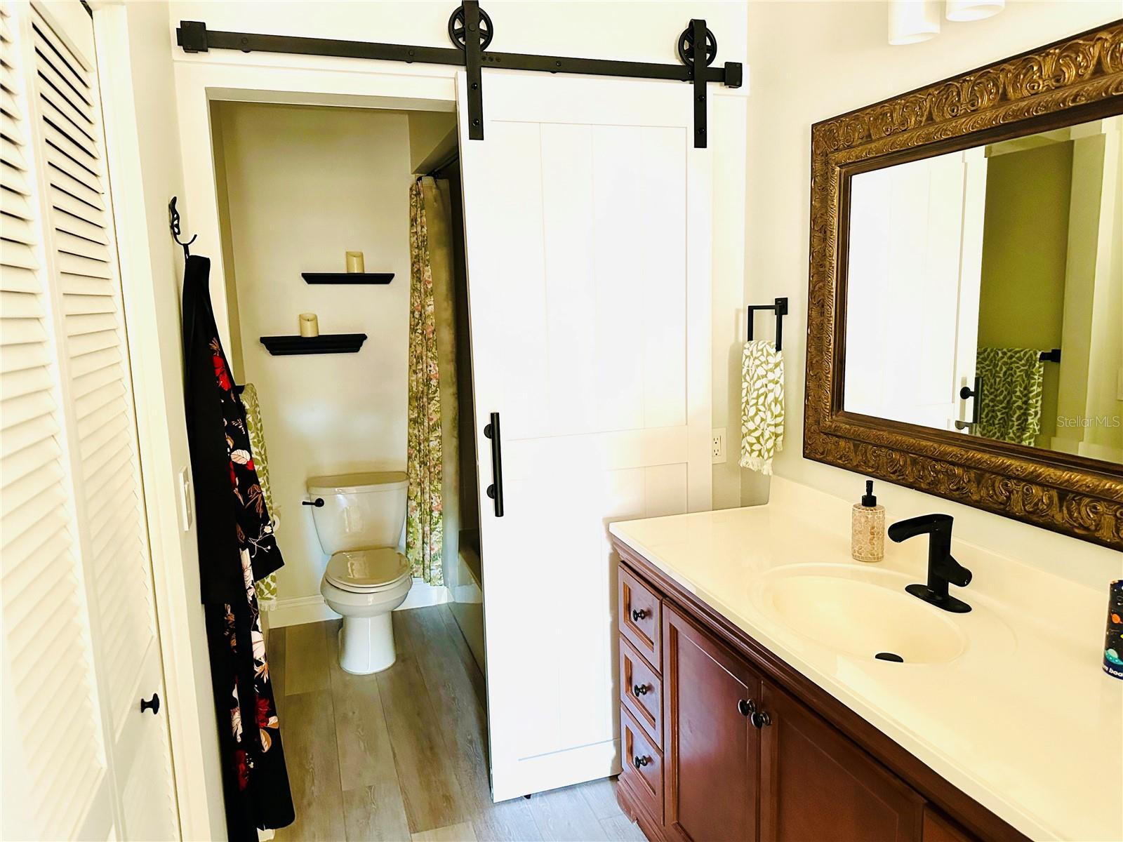 BARRINGTON WOODS - Residential