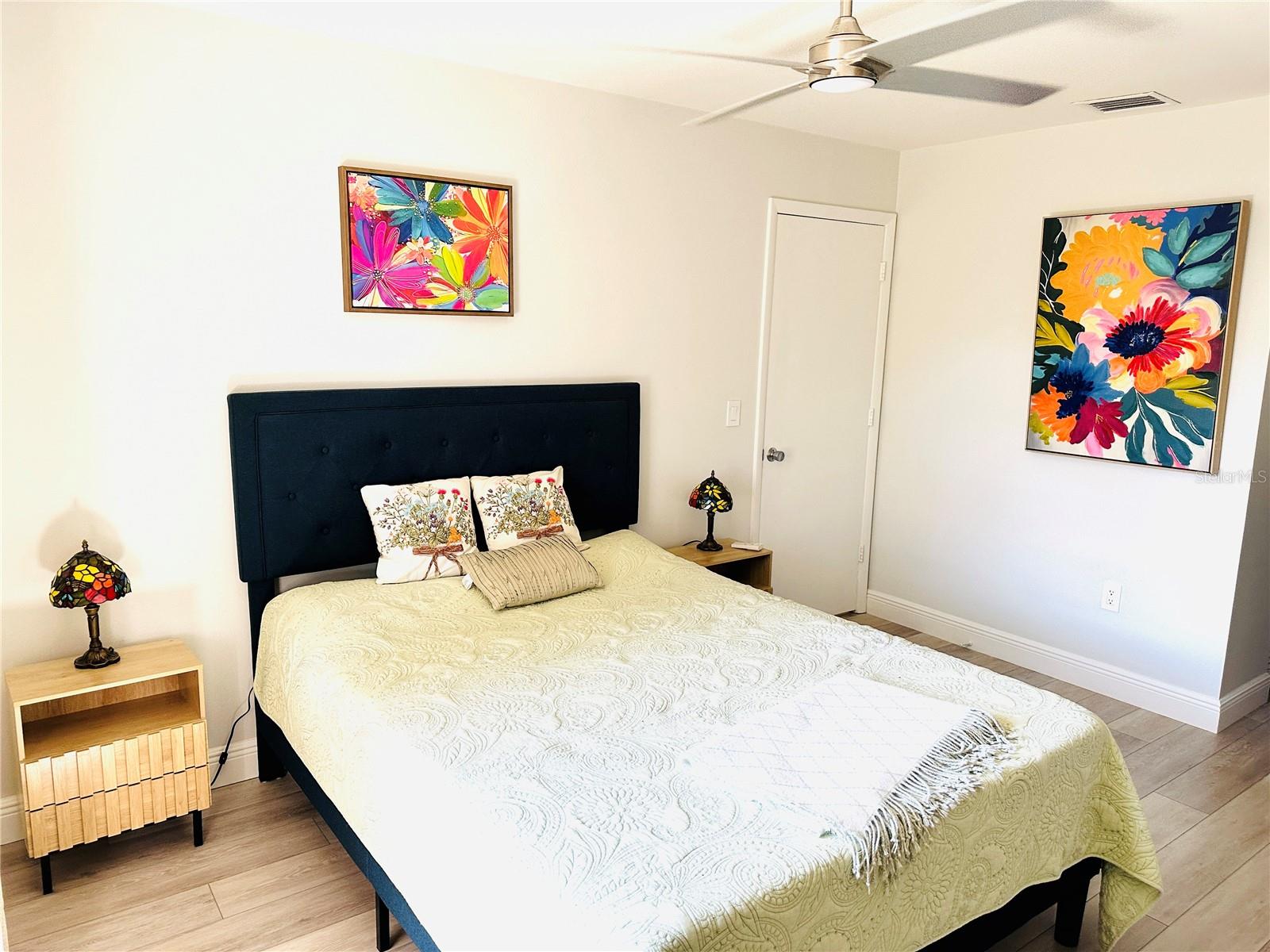 BARRINGTON WOODS - Residential