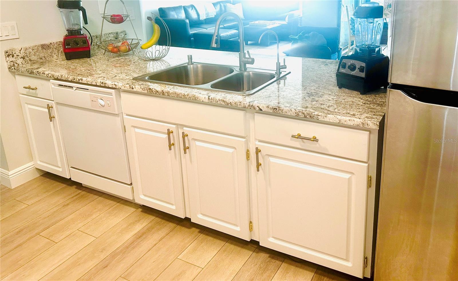 BARRINGTON WOODS - Residential