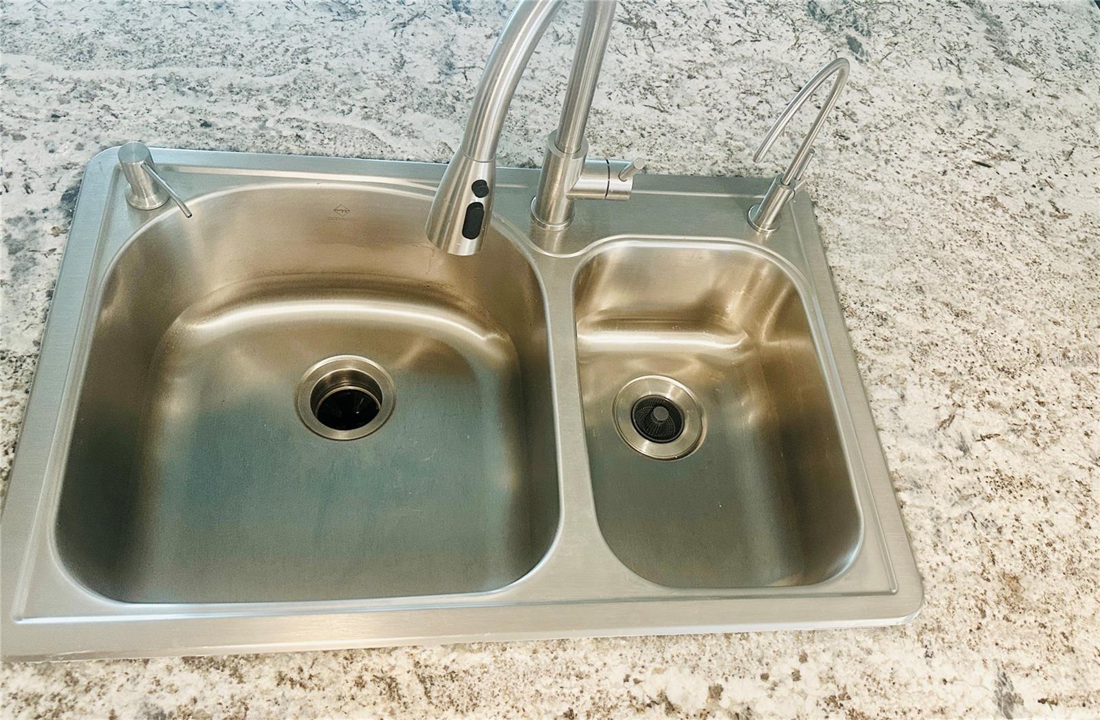 BARRINGTON WOODS - Residential