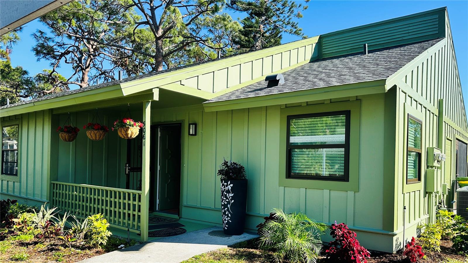 BARRINGTON WOODS - Residential