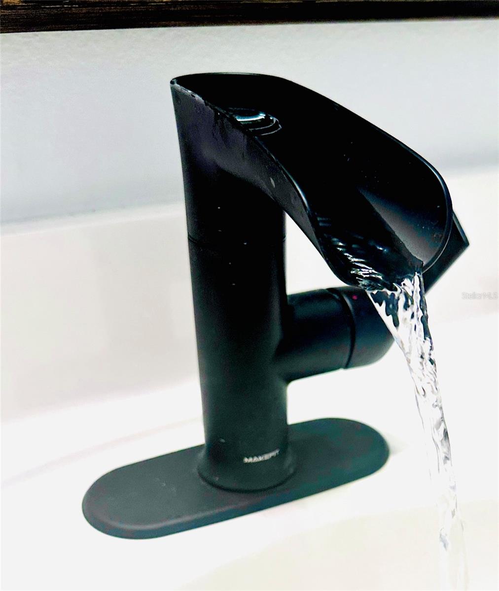 BARRINGTON WOODS - Residential