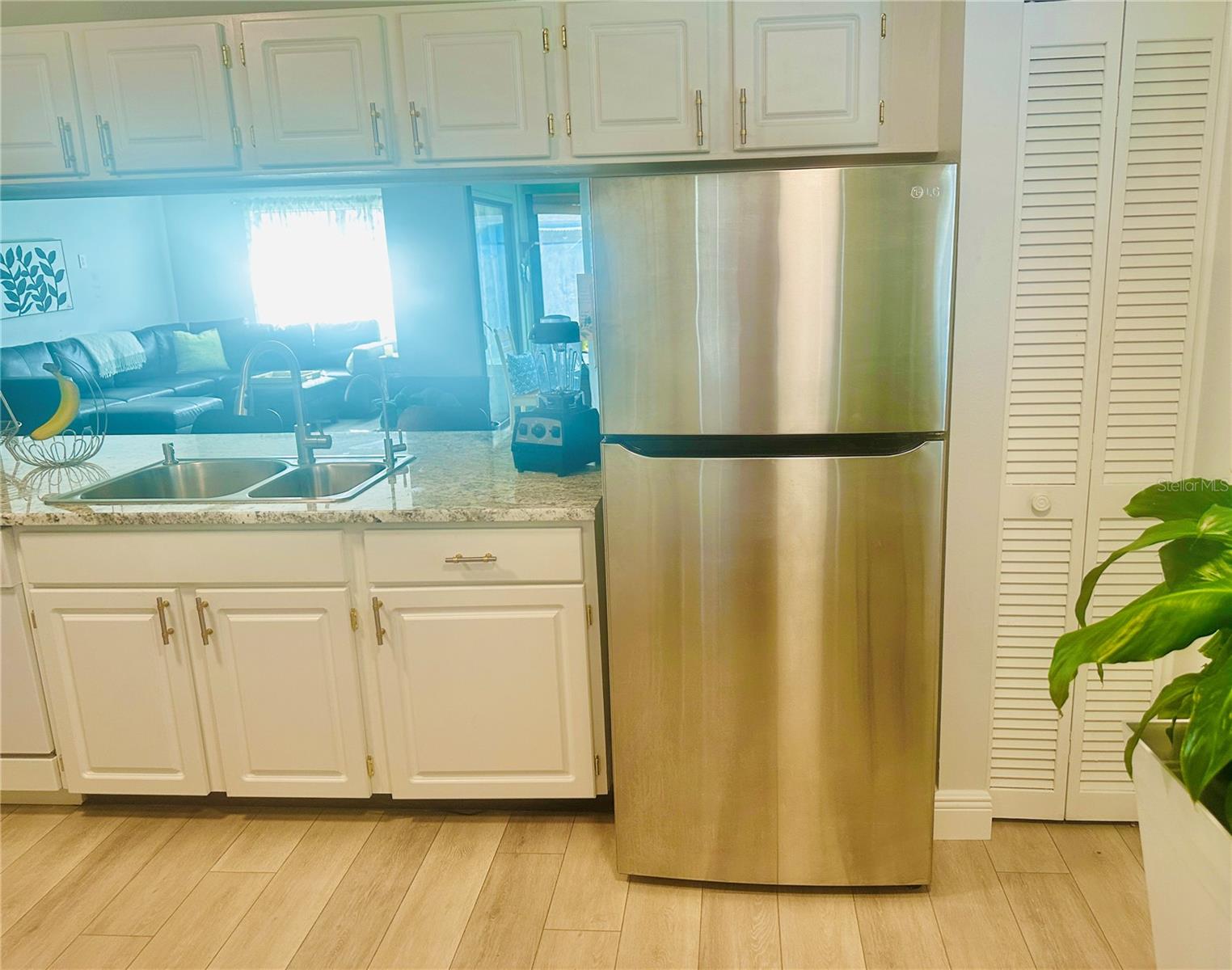 BARRINGTON WOODS - Residential