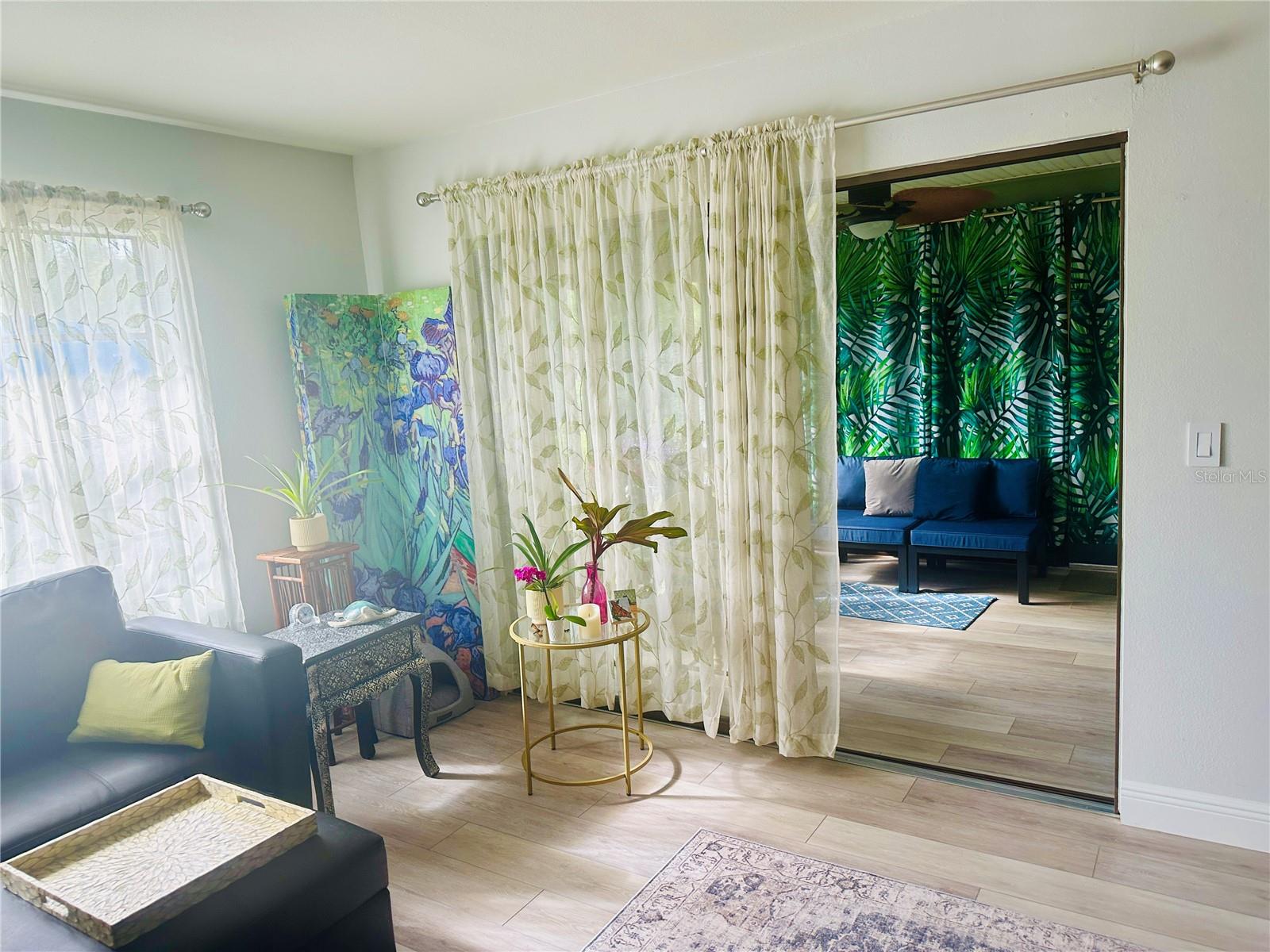 BARRINGTON WOODS - Residential