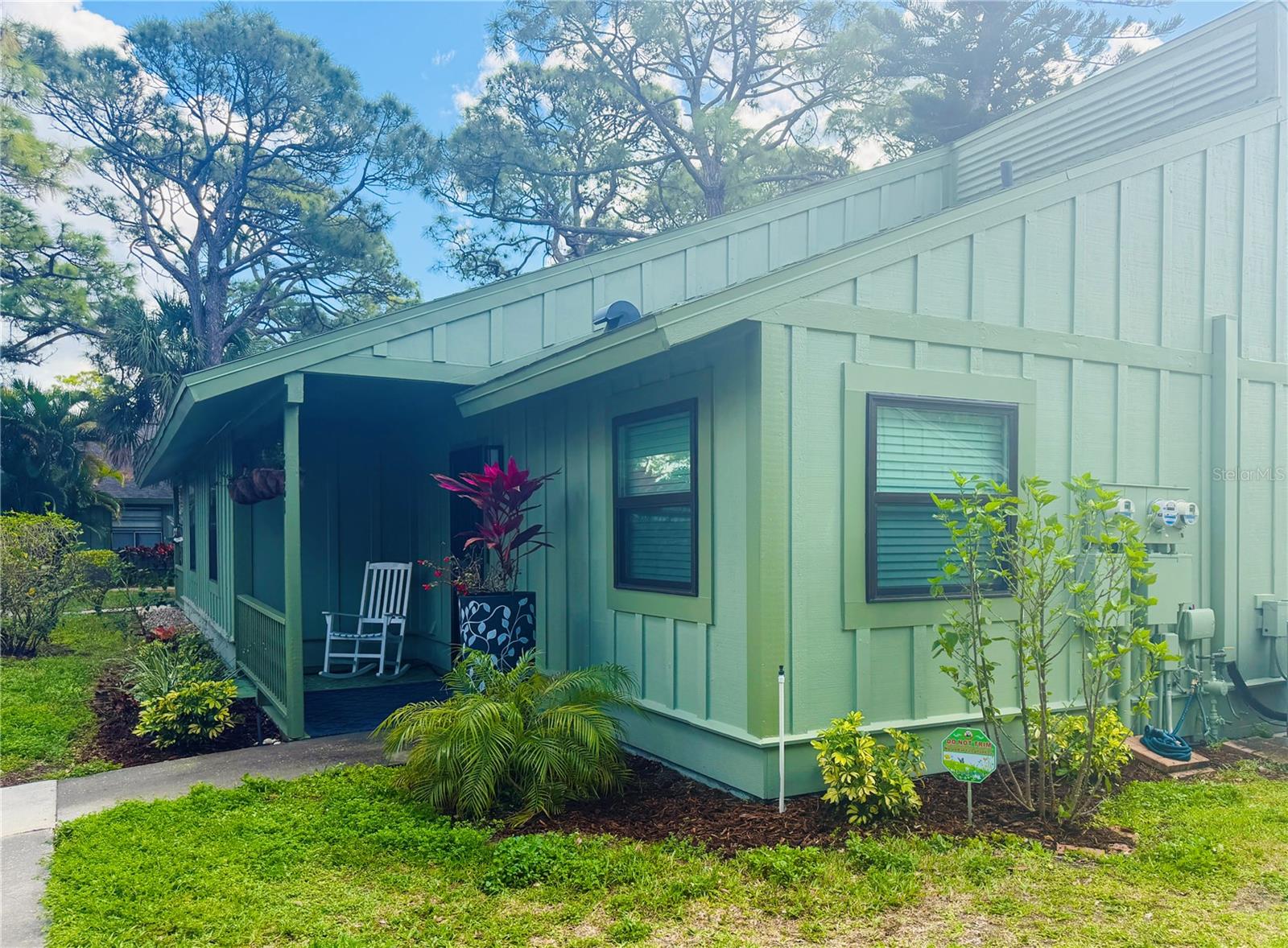 5061 BARRINGTON CIRCLE 1302