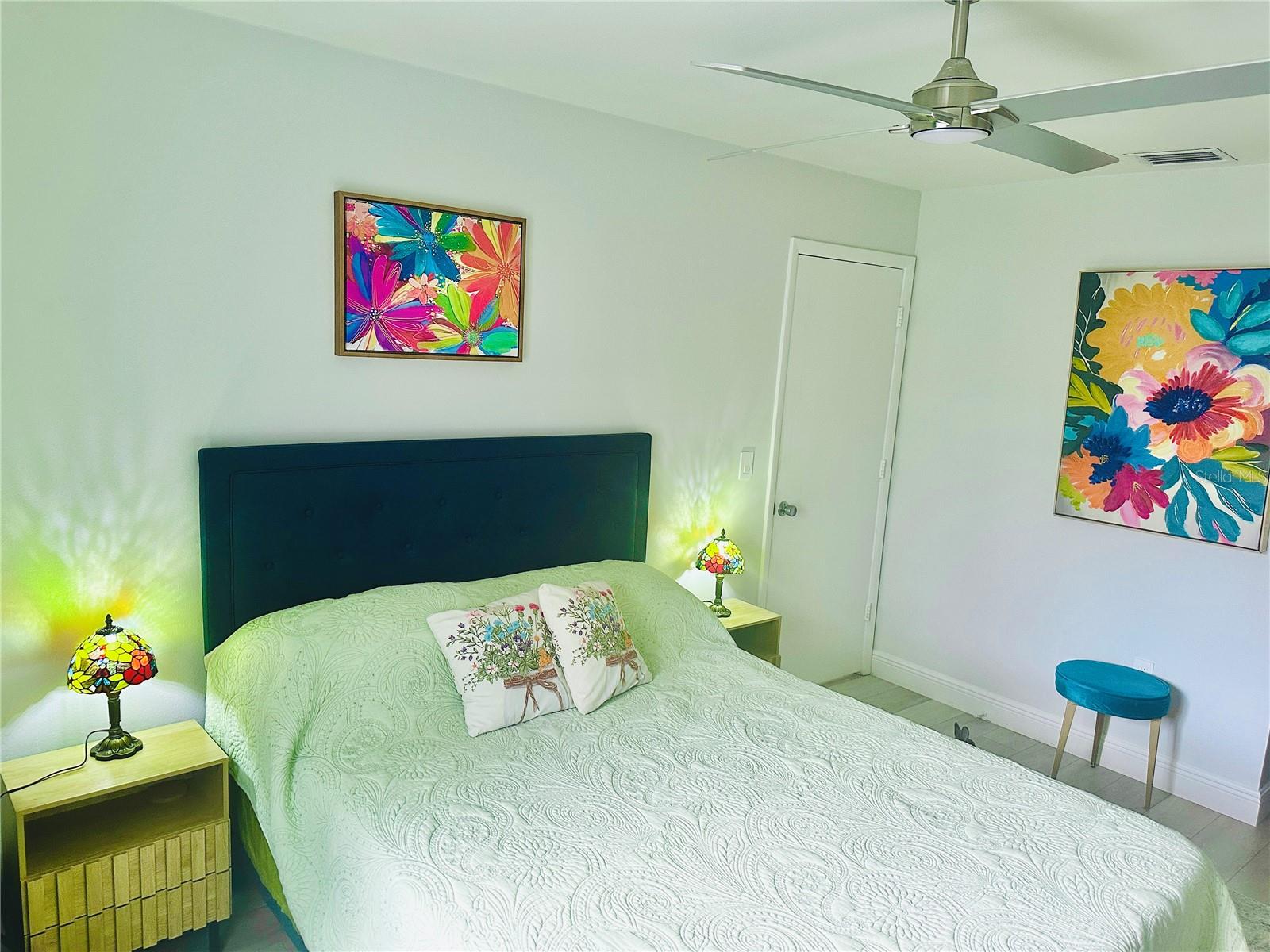 BARRINGTON WOODS - Residential