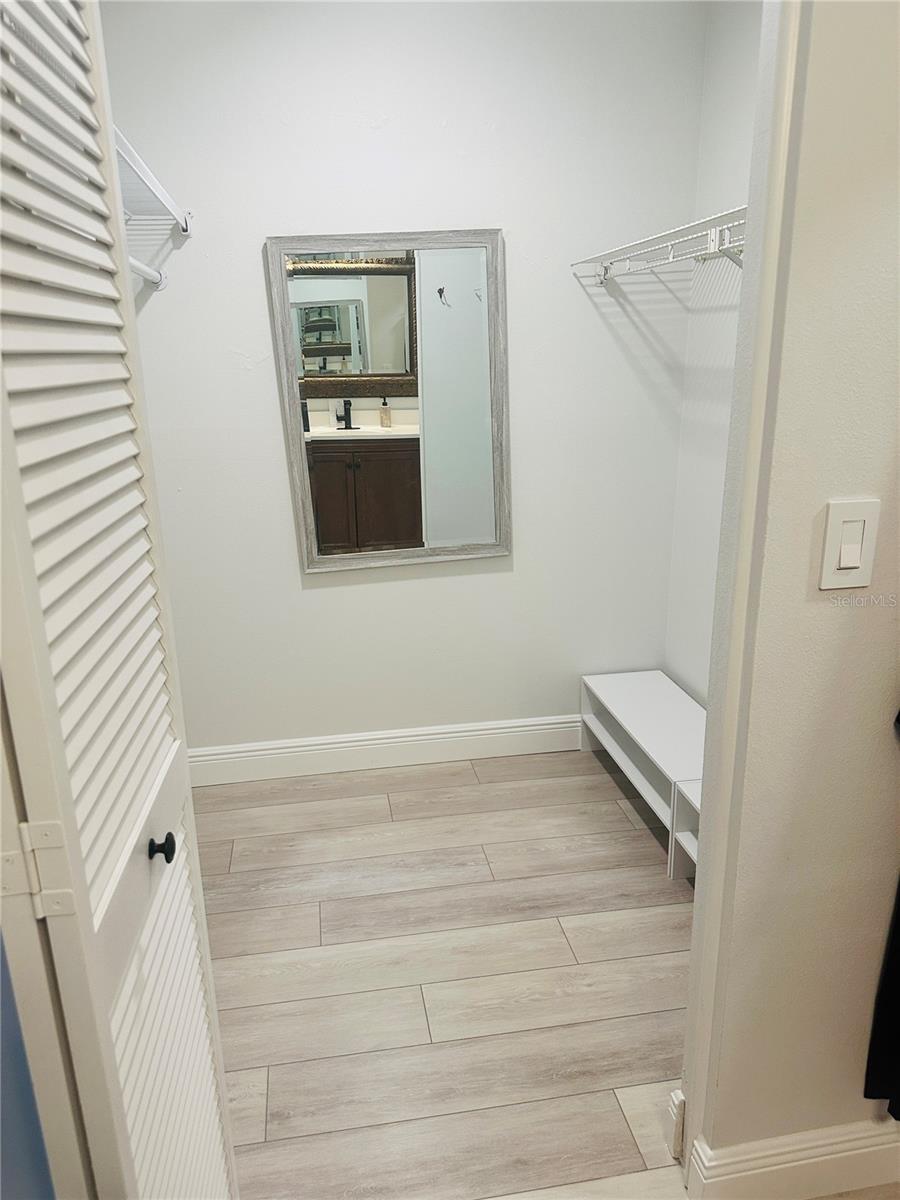 BARRINGTON WOODS - Residential