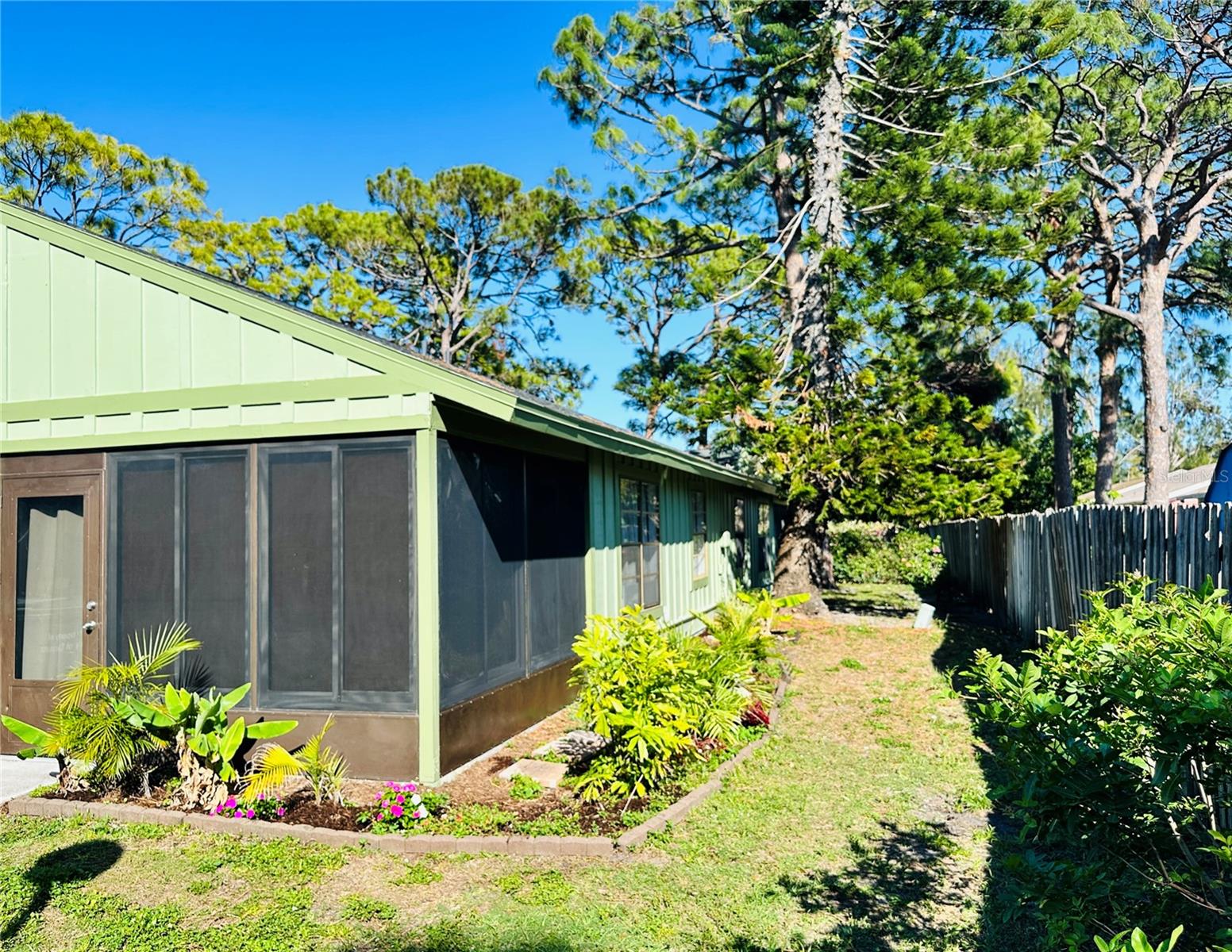 BARRINGTON WOODS - Residential