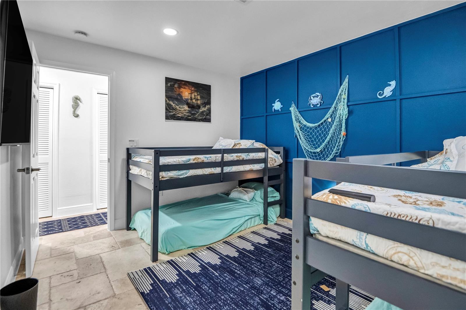 LANDS END - Residential Lease