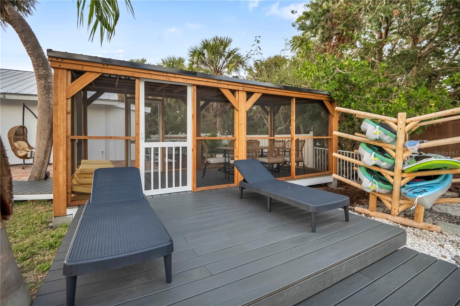 LANDS END - Residential Lease