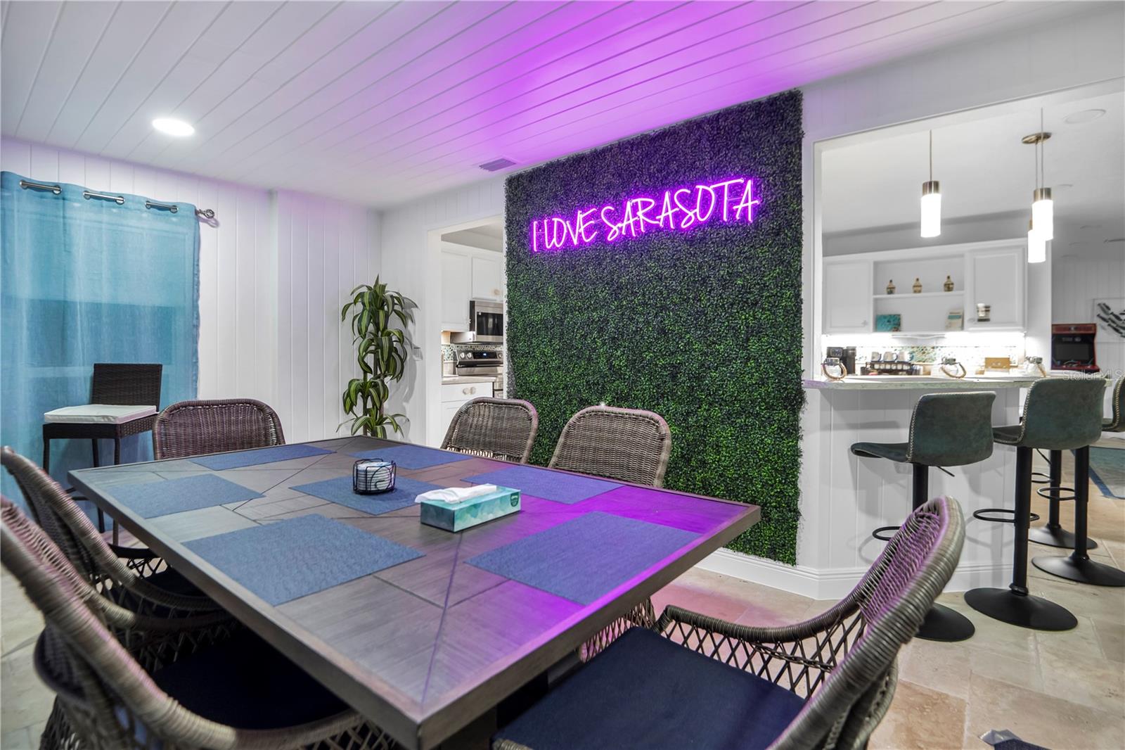 LANDS END - Residential Lease