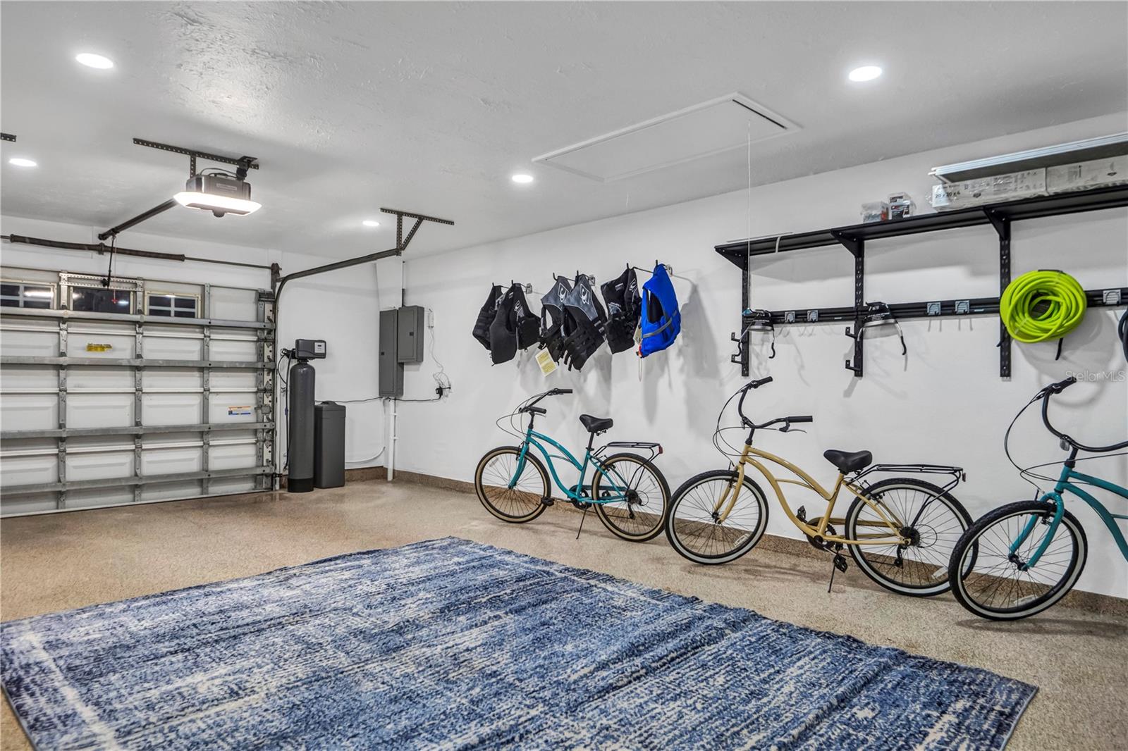 LANDS END - Residential Lease