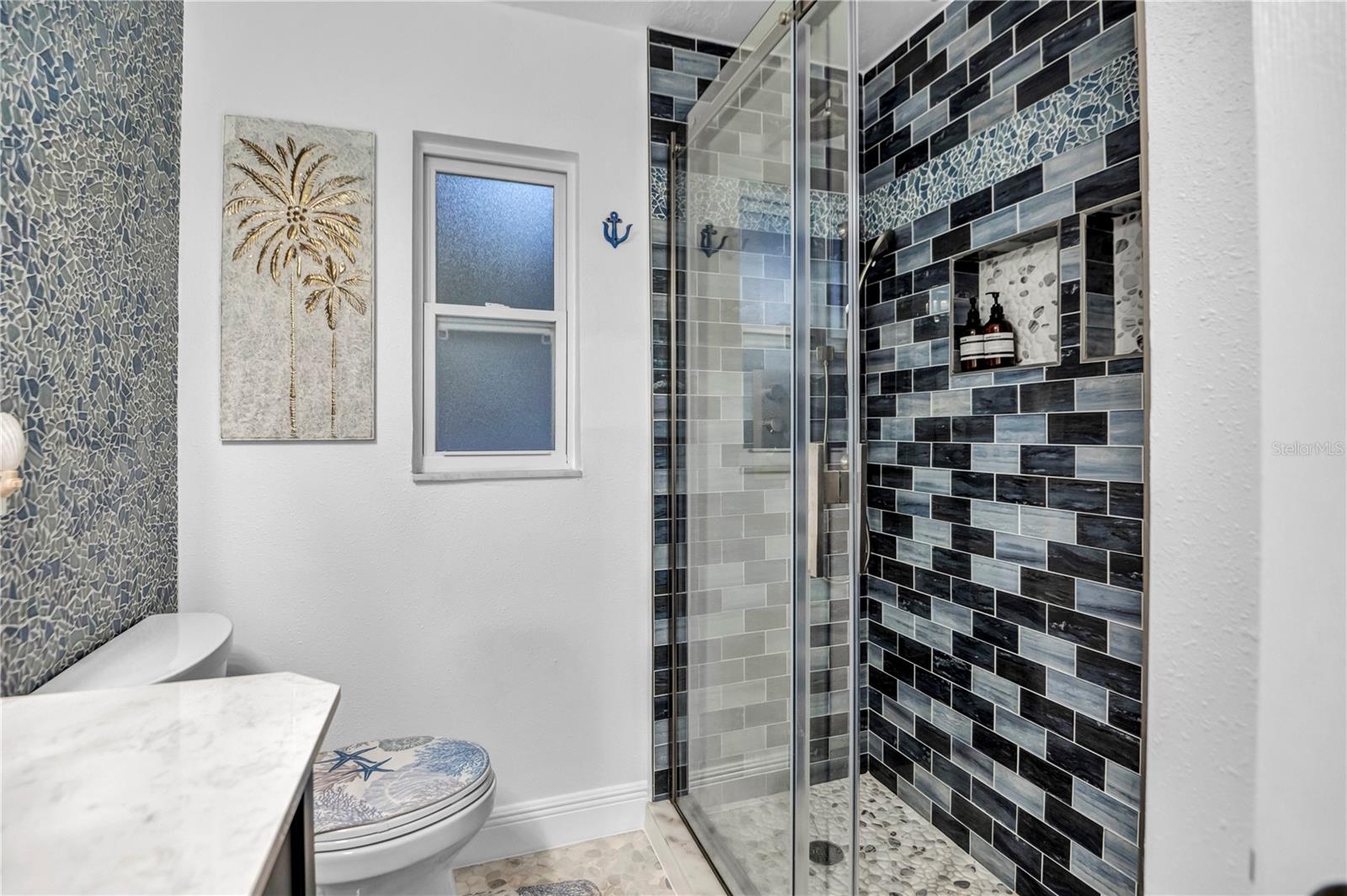 LANDS END - Residential Lease