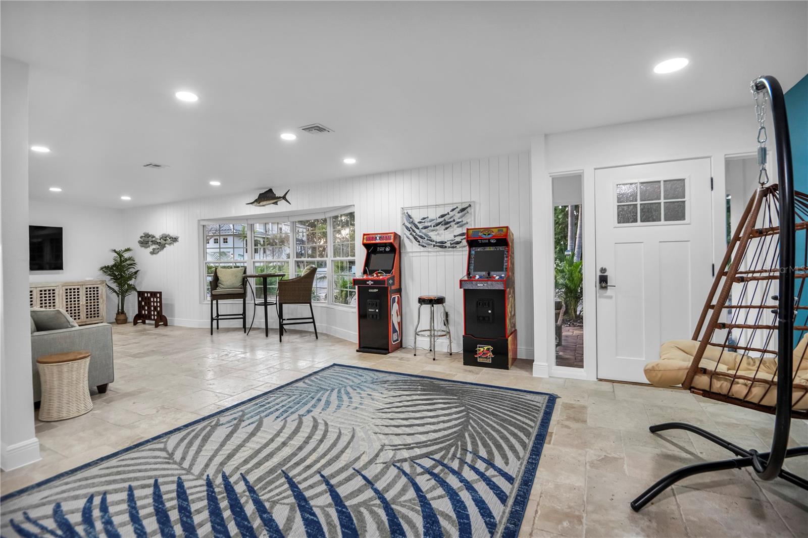 LANDS END - Residential Lease