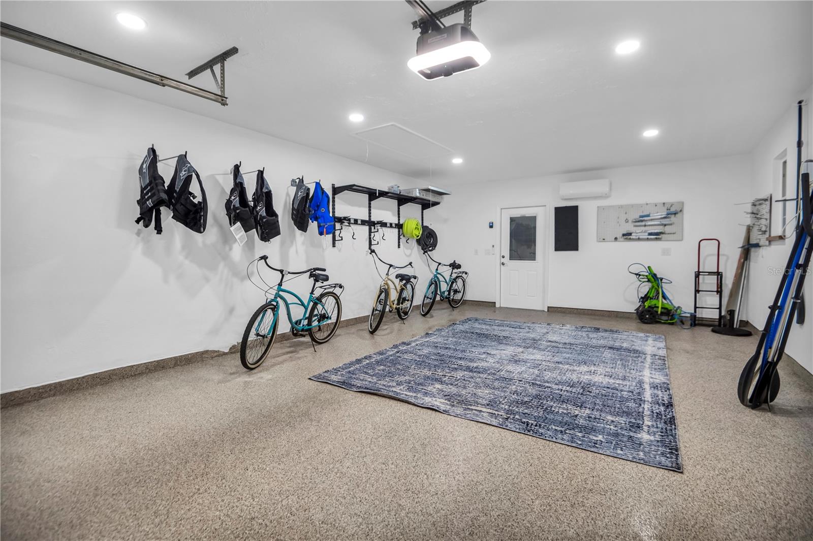 LANDS END - Residential Lease