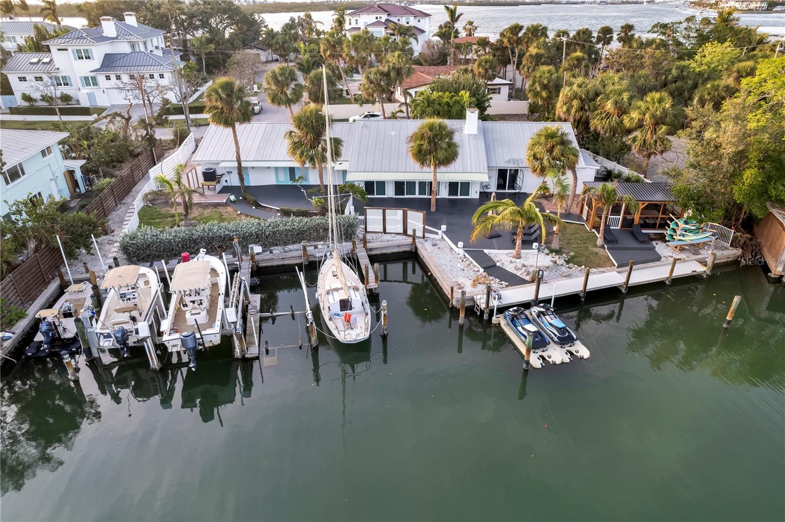 LANDS END - Residential Lease