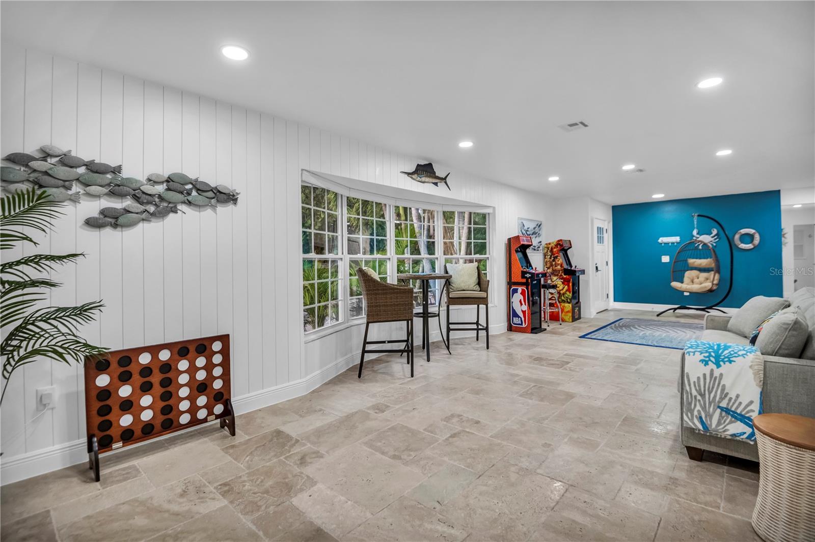 LANDS END - Residential Lease