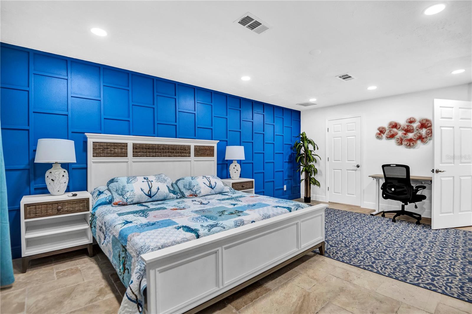 LANDS END - Residential Lease