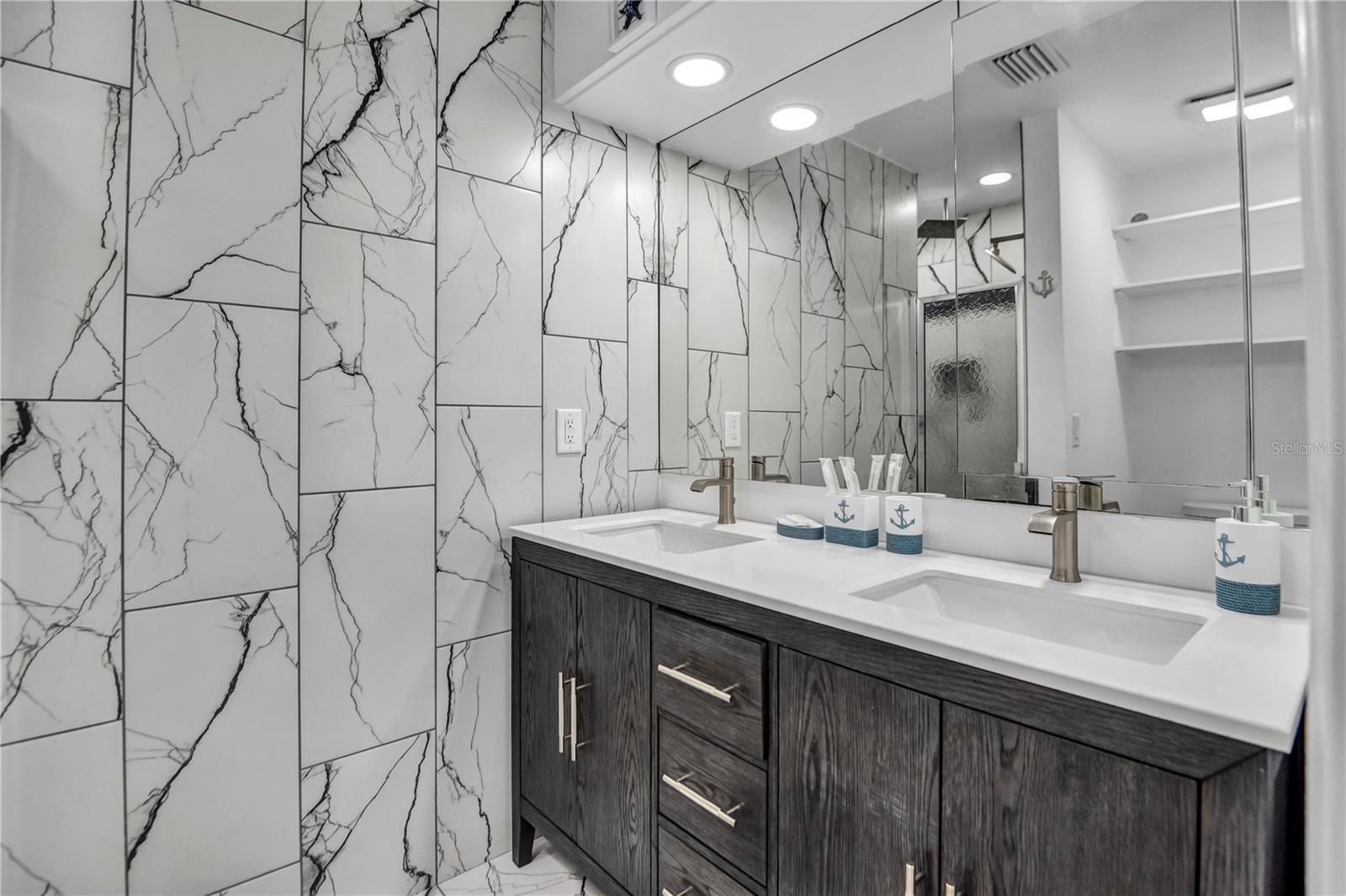 LANDS END - Residential Lease