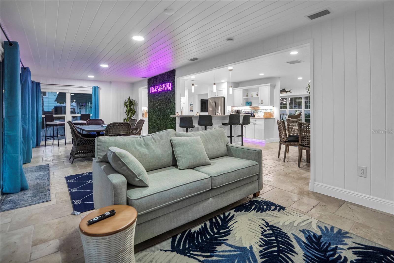 LANDS END - Residential Lease