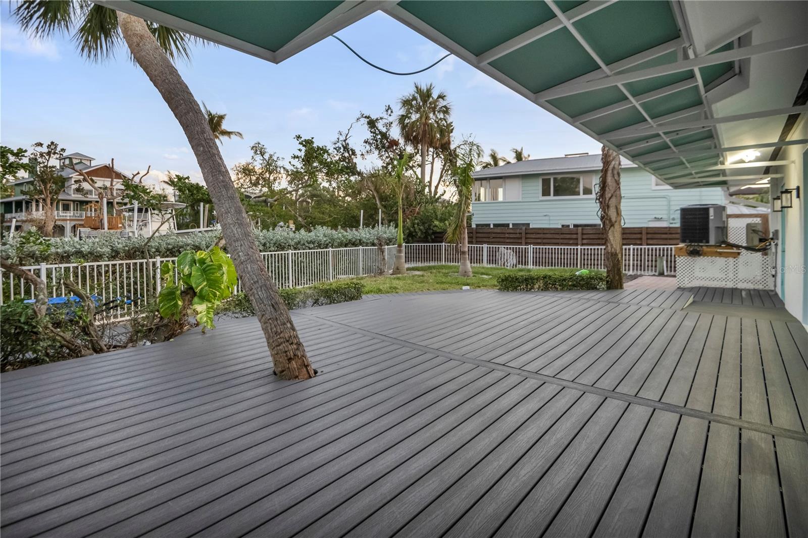 LANDS END - Residential Lease