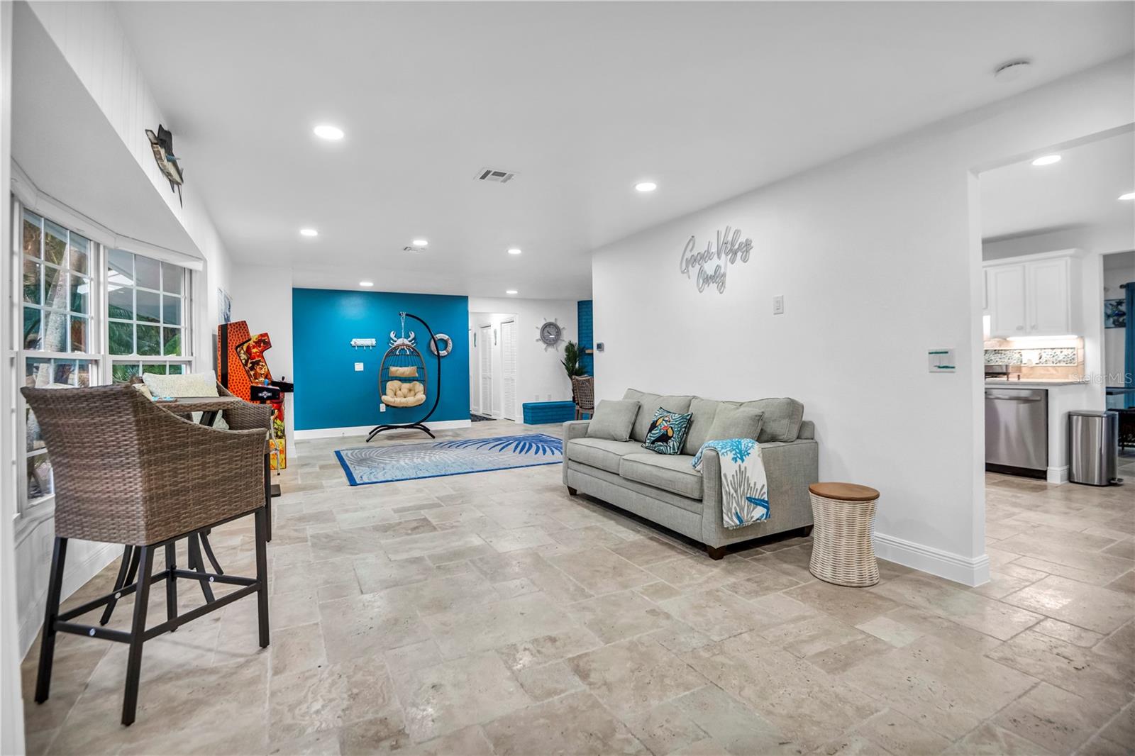 LANDS END - Residential Lease