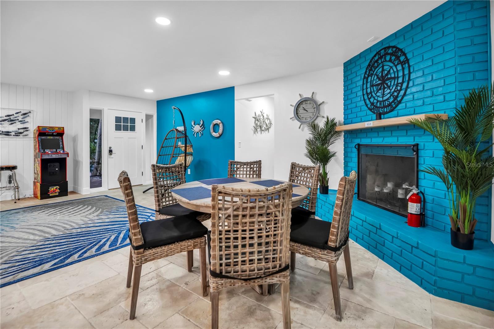 LANDS END - Residential Lease