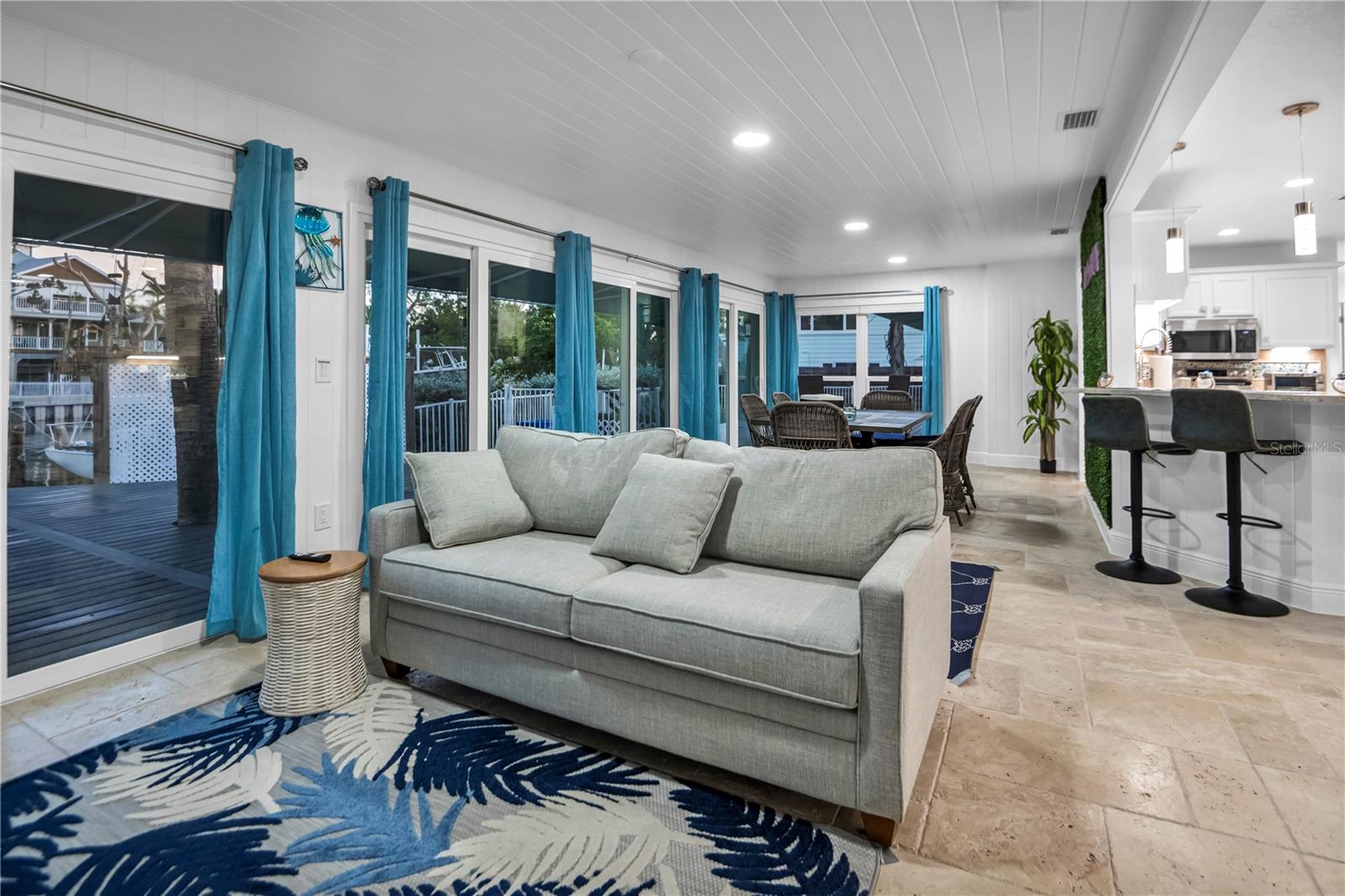 LANDS END - Residential Lease