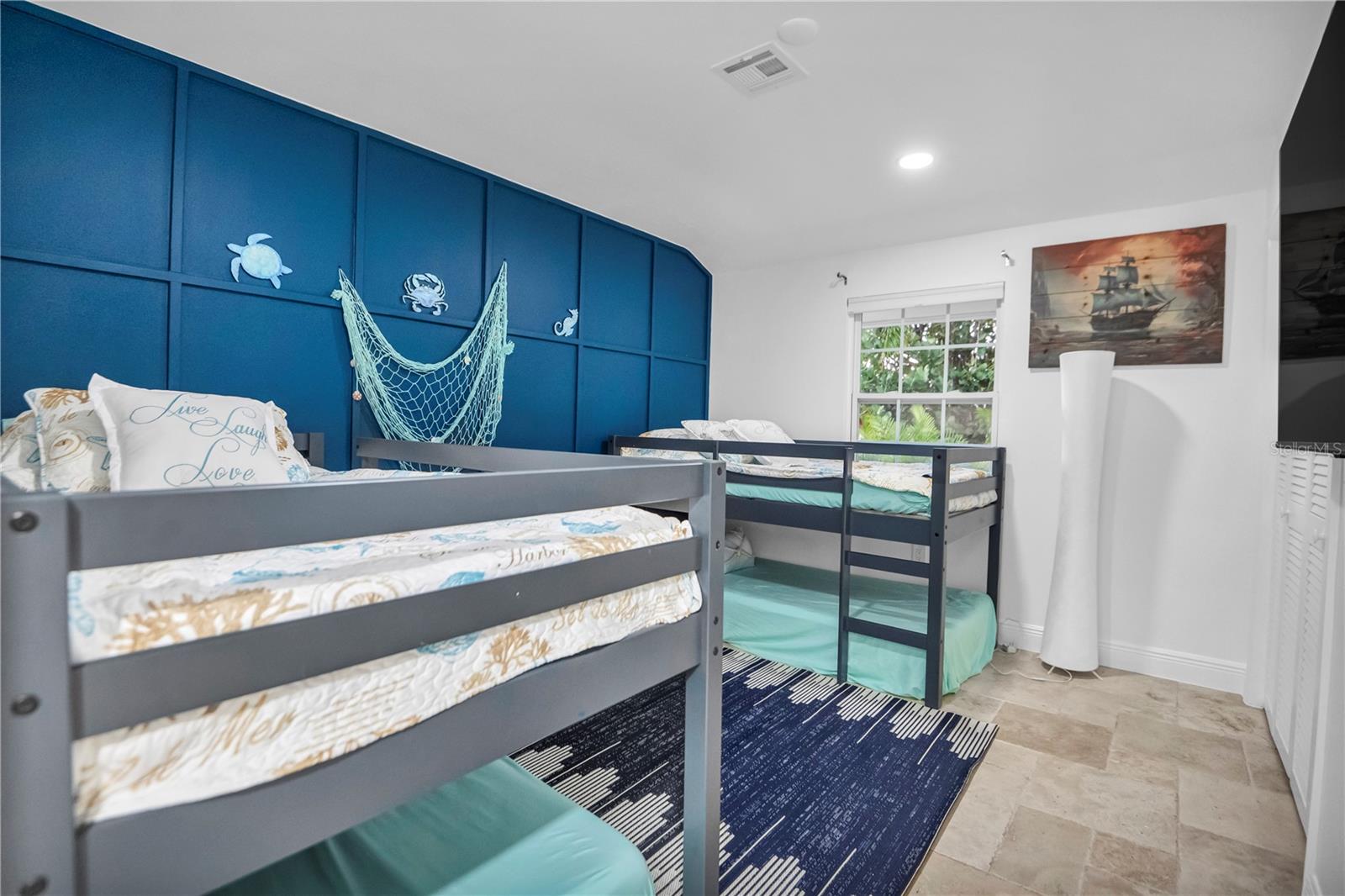 LANDS END - Residential Lease