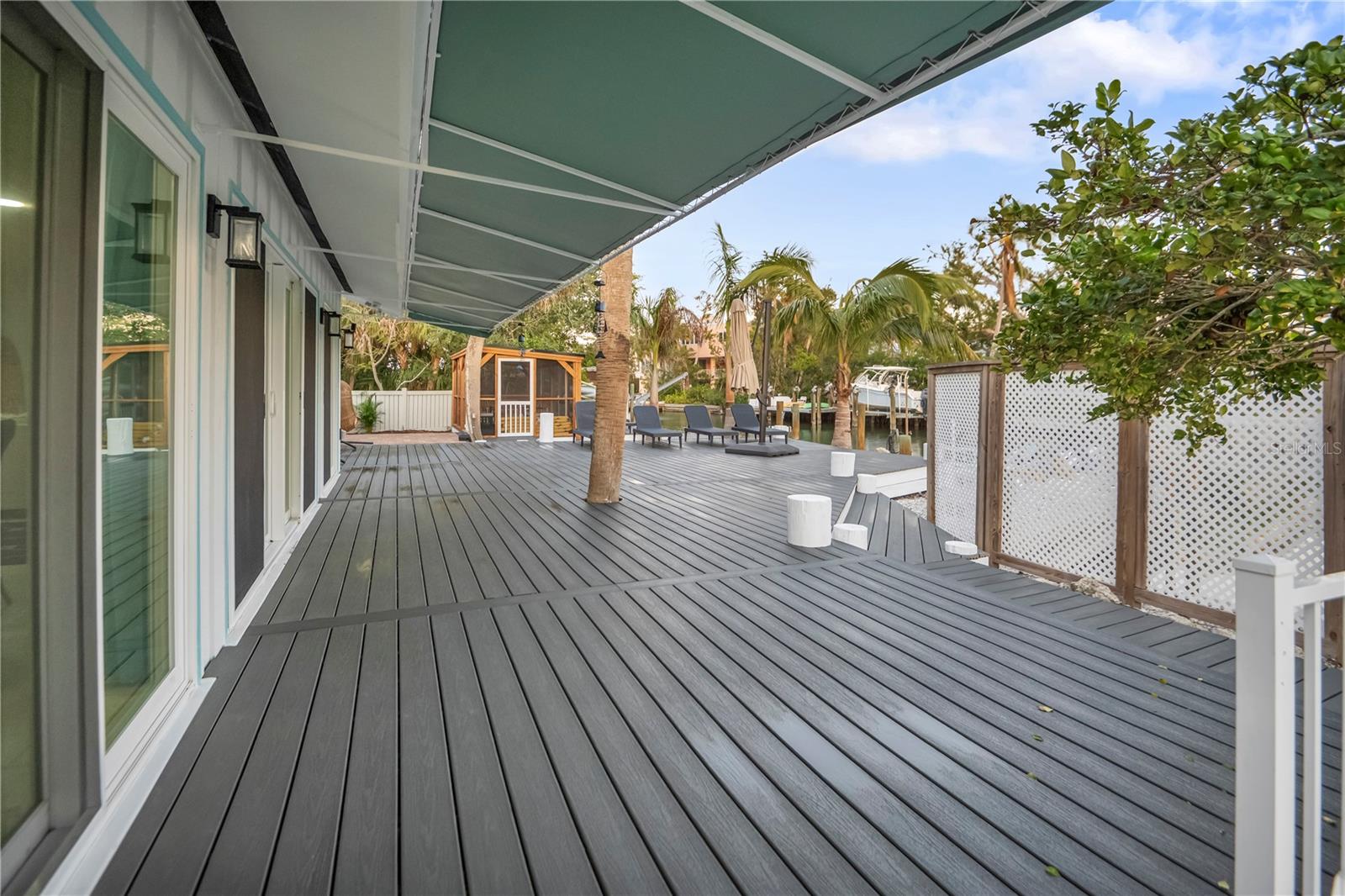 LANDS END - Residential Lease