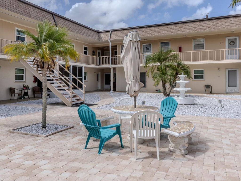 Photo of 537 Manatee Court #203, Venice, FL 34285 (MLS # N6140783)