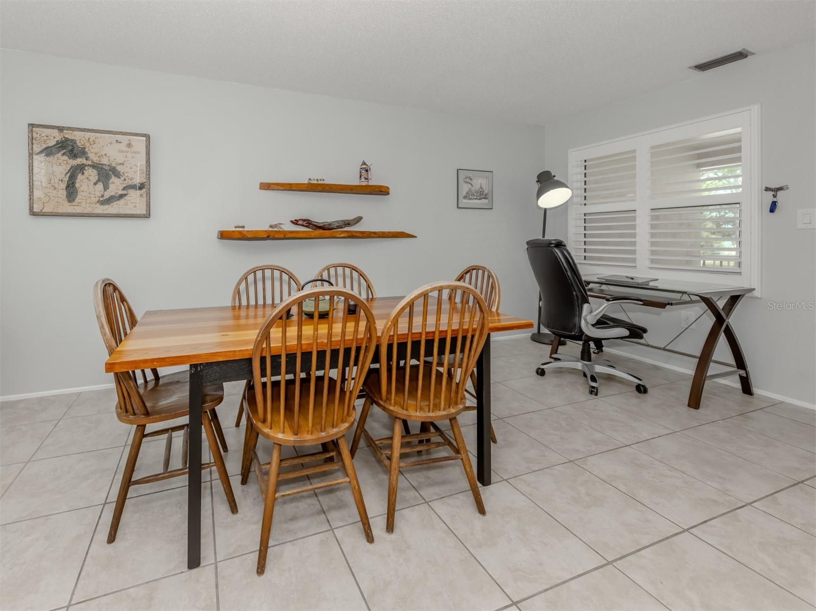 537 MANATEE COURT 203