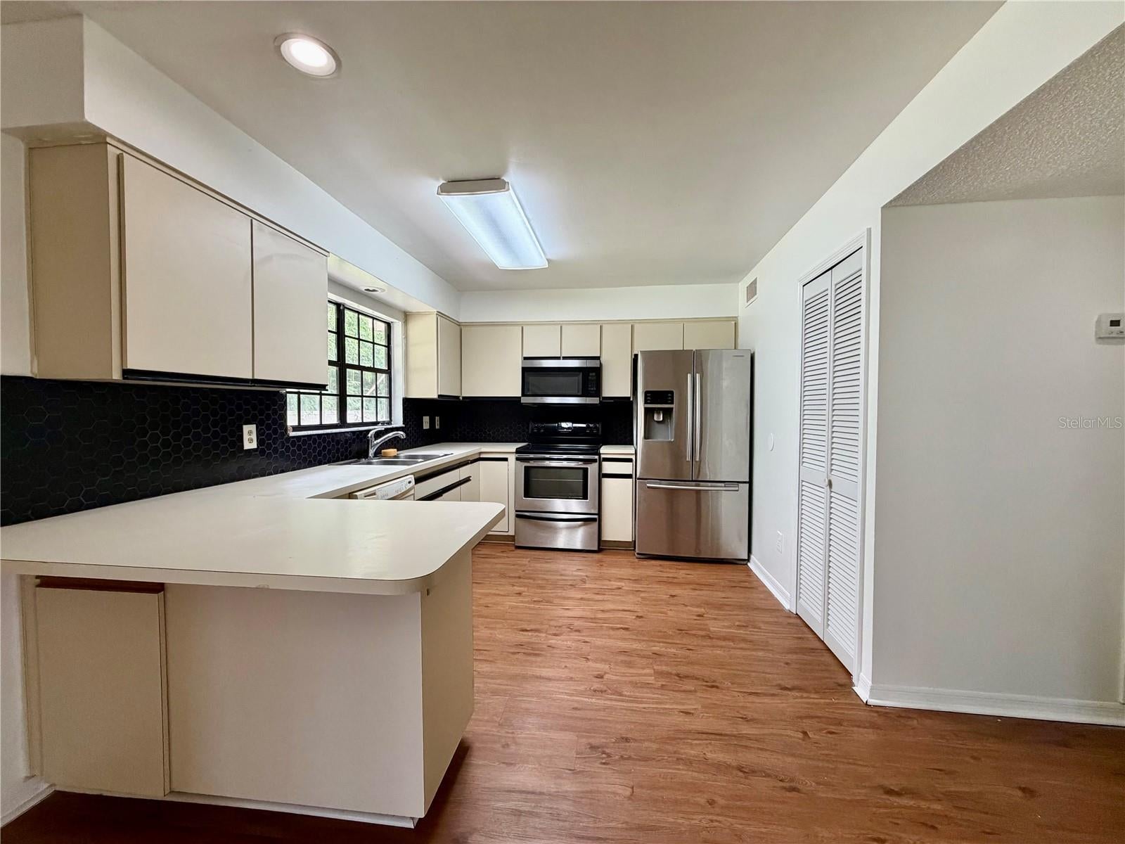 2135 BALBOA WAY