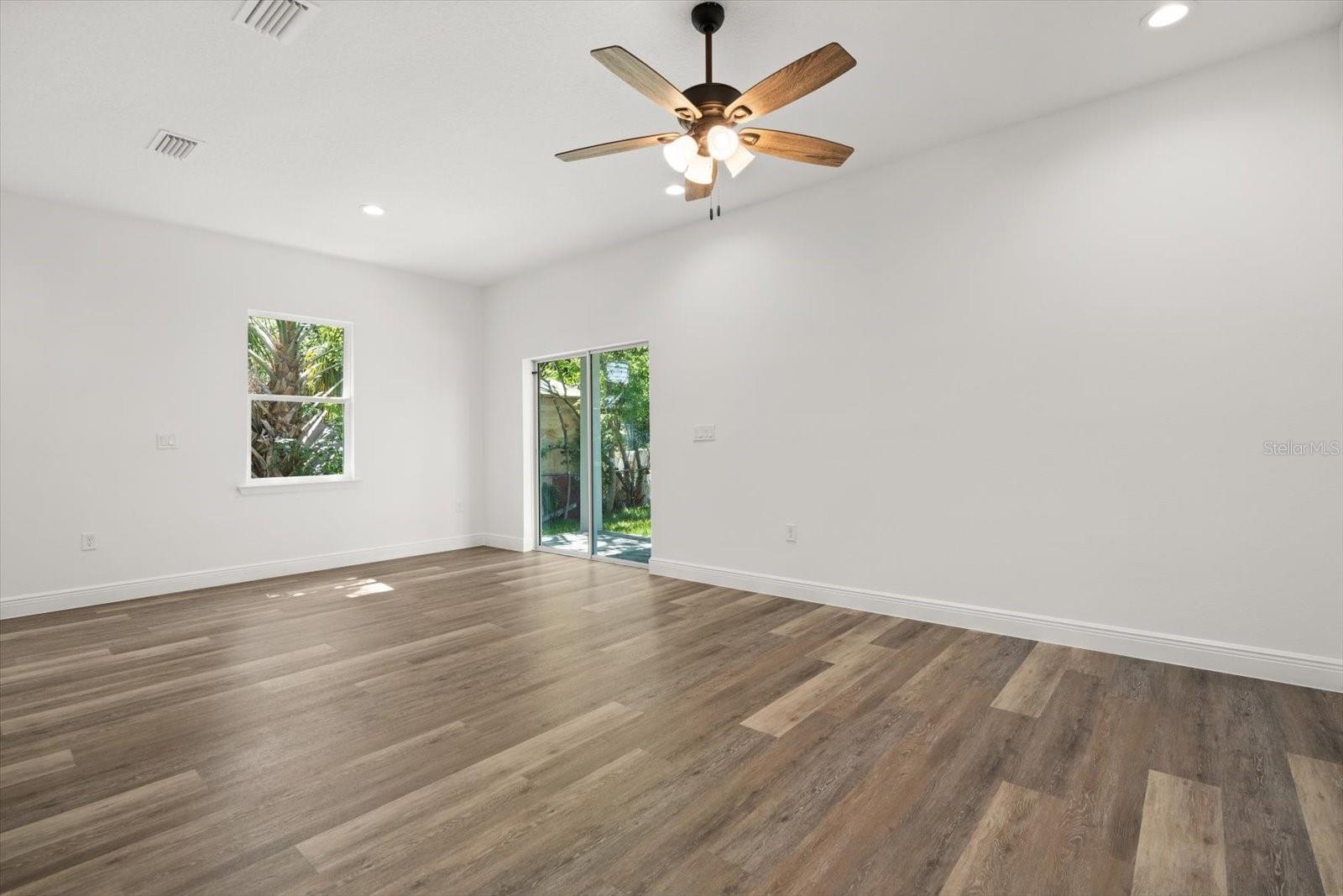 1119 W 7TH STREET